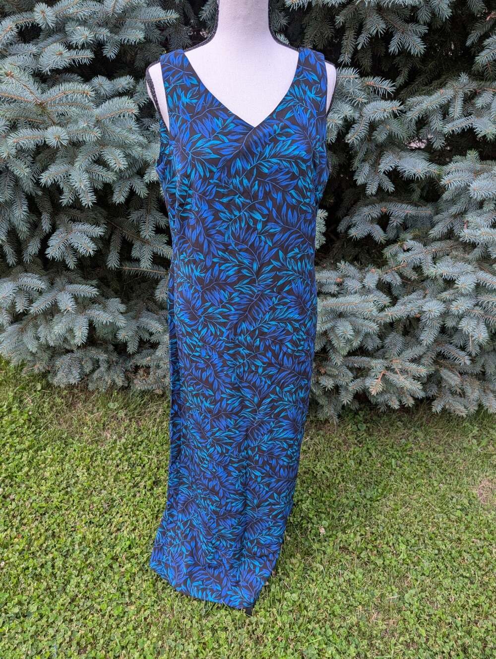 Studio I Women's Sleeveless V-Neck Maxi‎ Dress, Blue and Black Leaf Print